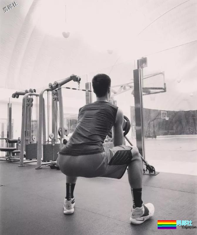 汕头大学篮球队颜值担当！2米05健身露内裤边 - 51虹马