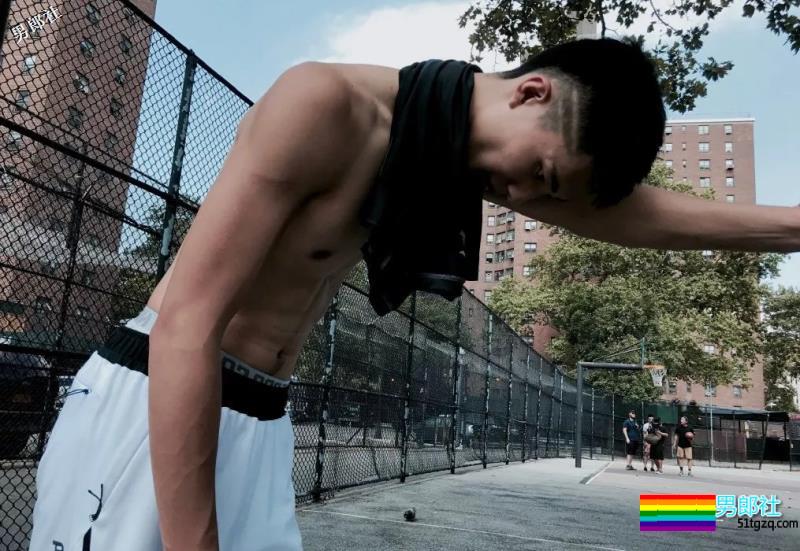 汕头大学篮球队颜值担当！2米05健身露内裤边 - 51虹马