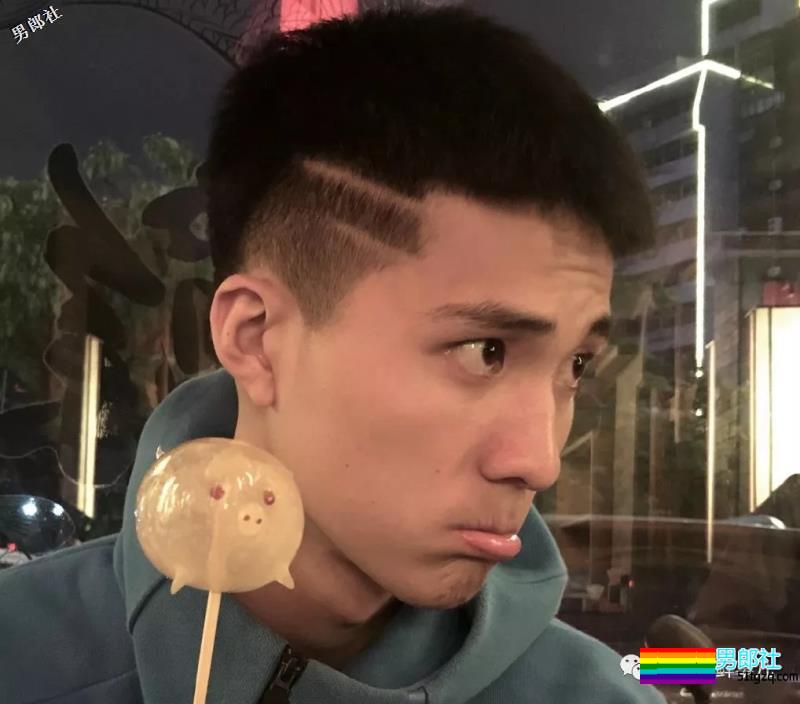 汕头大学篮球队颜值担当！2米05健身露内裤边 - 51虹马