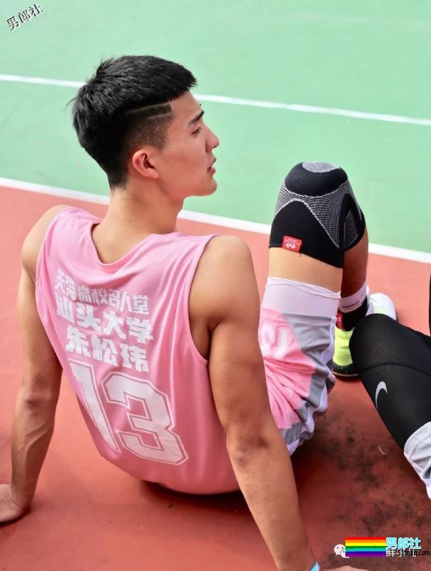 汕头大学篮球队颜值担当！2米05健身露内裤边 - 51虹马