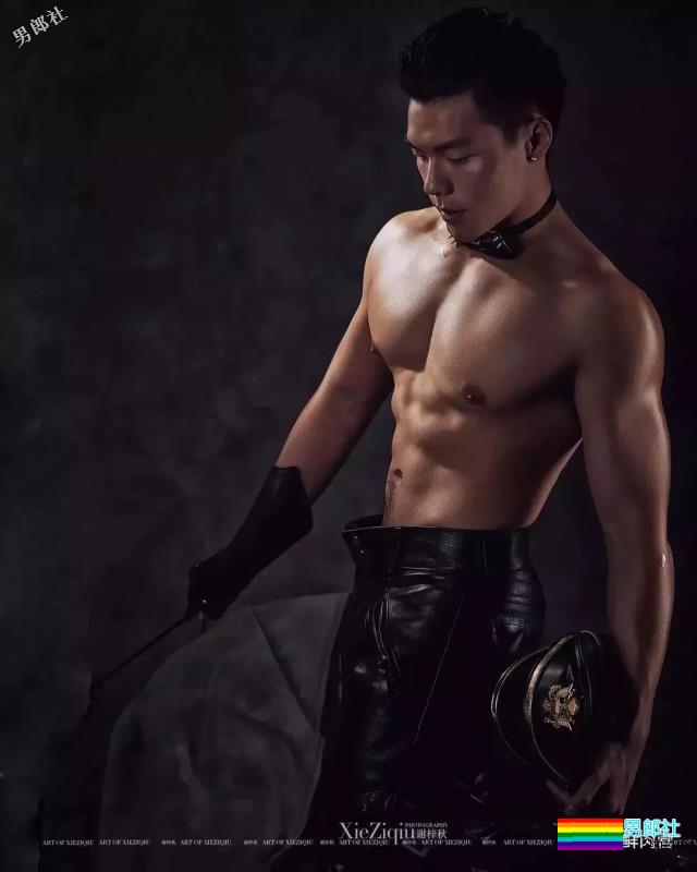 肌肉白袜男被疯狂盗图！他的博客更刺激！ - 51虹马