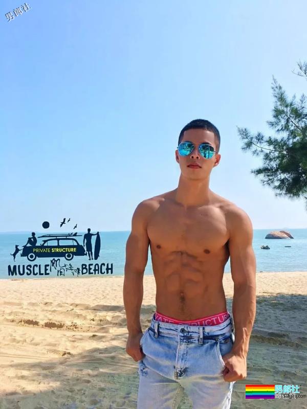 筋肉精实小爷们成摄影师镜前新宠！放飞自我的运动小狼狗，你大吃一惊！ - 51虹马