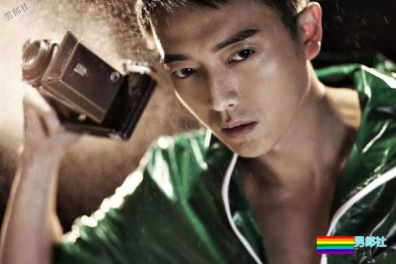 言承旭与寸头胡渣男同居？这个公狗腰肌肉男，我可以！ - 51虹马