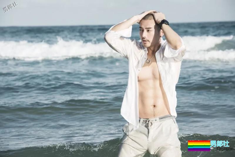 言承旭与寸头胡渣男同居？这个公狗腰肌肉男，我可以！ - 51虹马