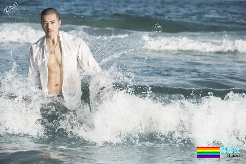 言承旭与寸头胡渣男同居？这个公狗腰肌肉男，我可以！ - 51虹马