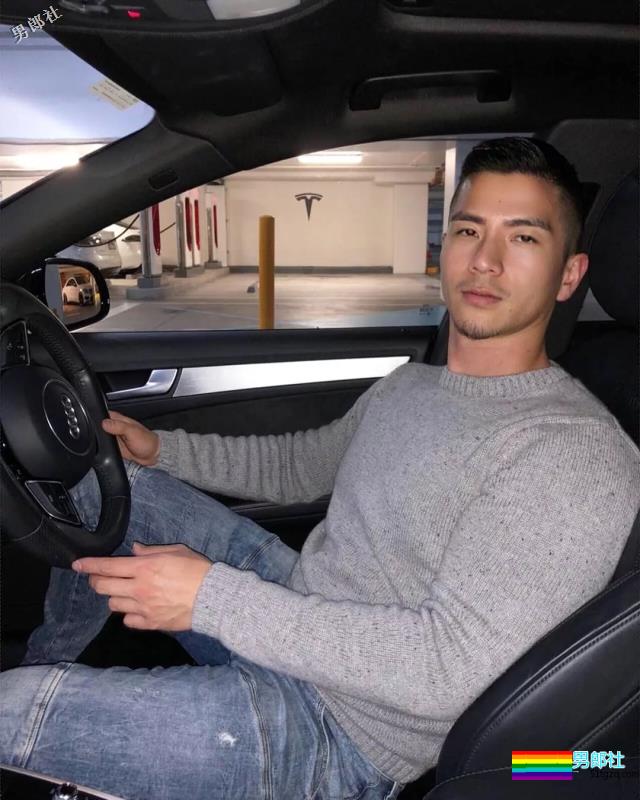 帅哥欧巴自爆入熊池，自拍竟有这么多小心机？ - 51虹马