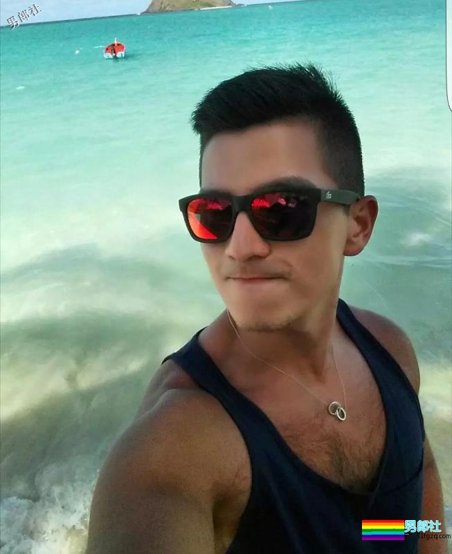 帅哥欧巴自爆入熊池，自拍竟有这么多小心机？ - 51虹马