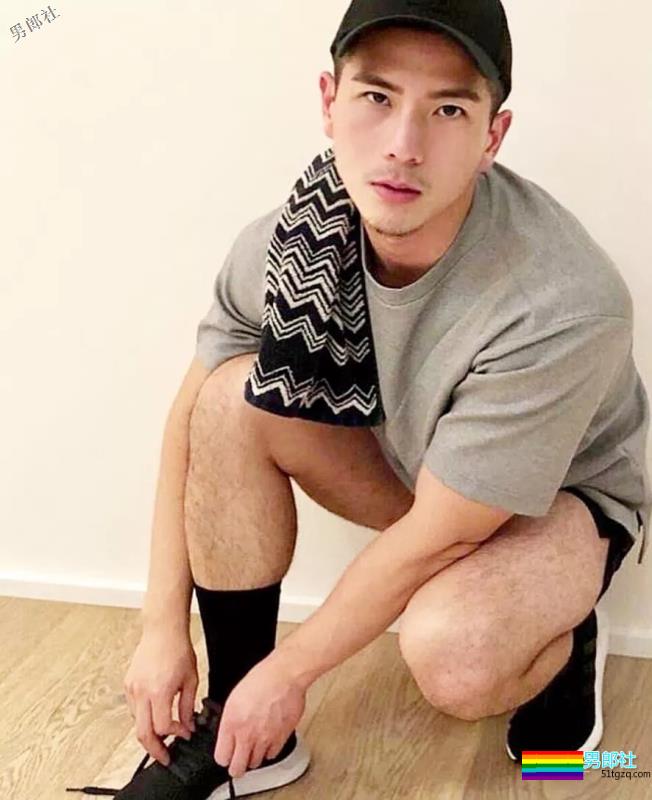 帅哥欧巴自爆入熊池，自拍竟有这么多小心机？ - 51虹马