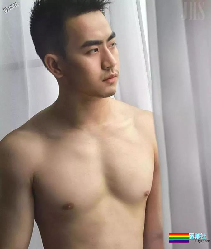 越南名暖小哥哥高清床上翘臀照流出各种姿势任你欣赏 - 51虹马