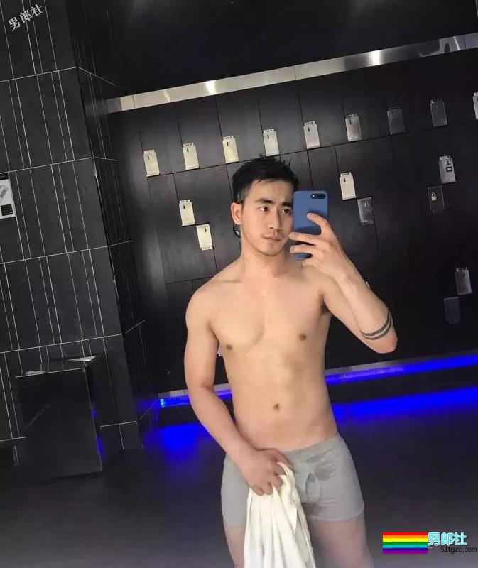 越南名暖小哥哥高清床上翘臀照流出各种姿势任你欣赏 - 51虹马