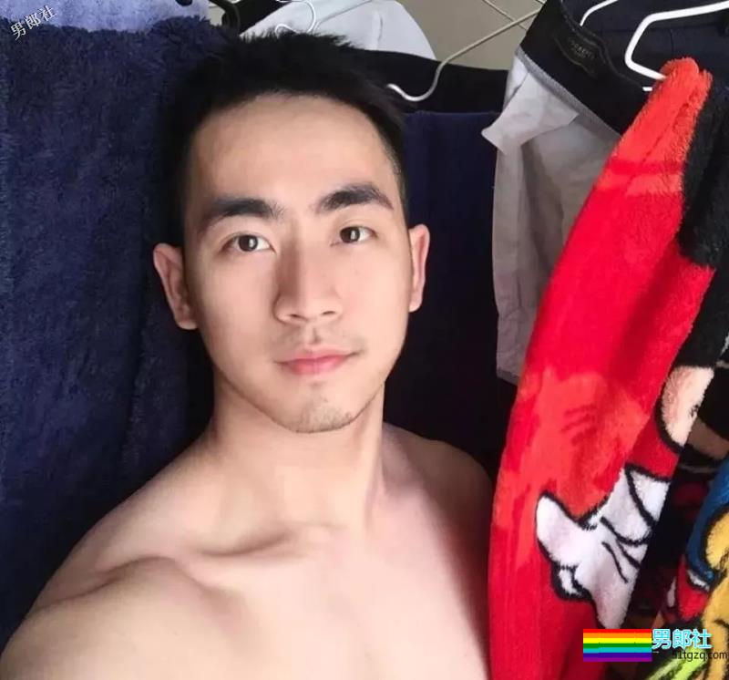 越南名暖小哥哥高清床上翘臀照流出各种姿势任你欣赏 - 51虹马