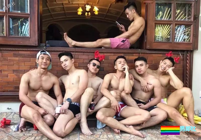 越南名暖小哥哥高清床上翘臀照流出各种姿势任你欣赏 - 51虹马