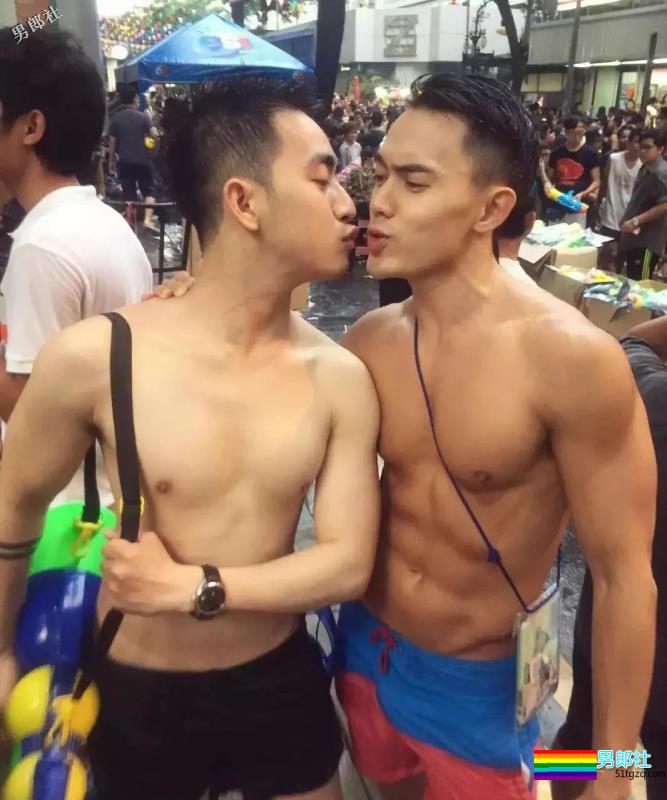 越南名暖小哥哥高清床上翘臀照流出各种姿势任你欣赏 - 51虹马