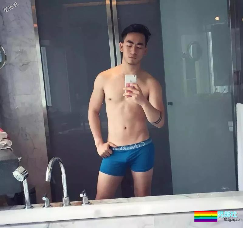 越南名暖小哥哥高清床上翘臀照流出各种姿势任你欣赏 - 51虹马