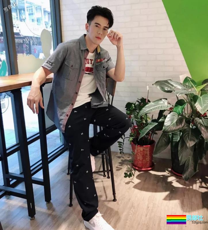 男版红楼梦的男主是什么人？还上演床戏！ - 51虹马