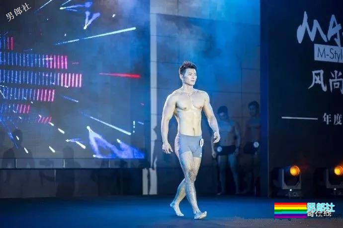 长相酷似宁泽涛，又和王浩然是好友，这个小狼狗私教的肌肉有点石更！ - 51虹马