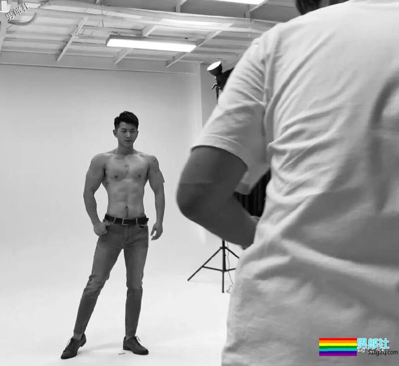 长相酷似宁泽涛，又和王浩然是好友，这个小狼狗私教的肌肉有点石更！ - 51虹马