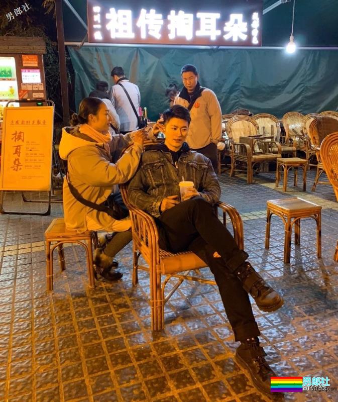 长相酷似宁泽涛，又和王浩然是好友，这个小狼狗私教的肌肉有点石更！ - 51虹马