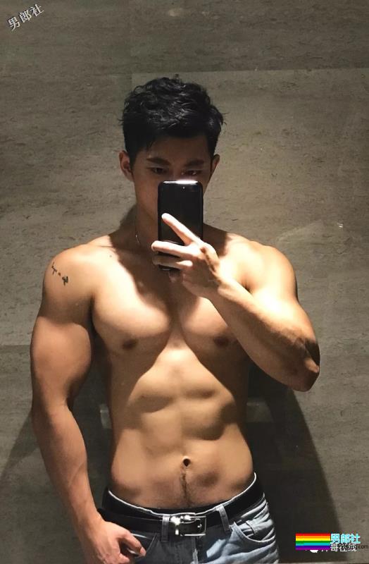 长相酷似宁泽涛，又和王浩然是好友，这个小狼狗私教的肌肉有点石更！ - 51虹马