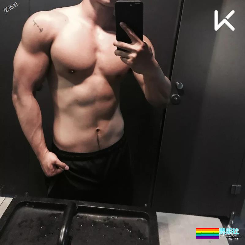 长相酷似宁泽涛，又和王浩然是好友，这个小狼狗私教的肌肉有点石更！ - 51虹马