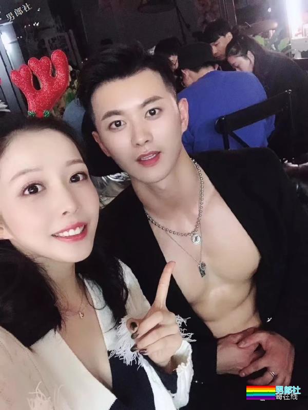 长相酷似宁泽涛，又和王浩然是好友，这个小狼狗私教的肌肉有点石更！ - 51虹马