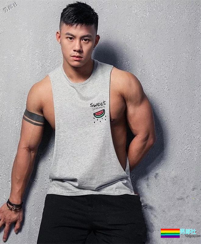 网红直男系极品筋肉男,壮硕胸腹肌随便拍,私下竟这么会玩!? - 51虹马 网红直男系极品筋肉男,壮硕胸腹肌随便拍,私下竟这么会玩!? - 51虹马