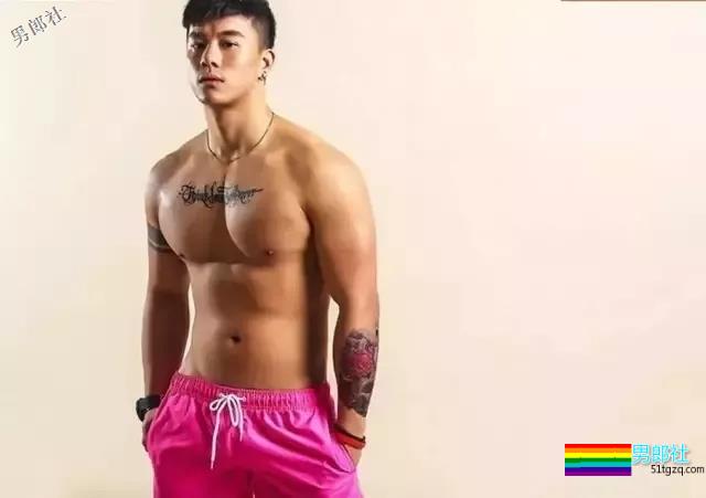 网红直男系极品筋肉男,壮硕胸腹肌随便拍,私下竟这么会玩!? - 51虹马 网红直男系极品筋肉男,壮硕胸腹肌随便拍,私下竟这么会玩!? - 51虹马