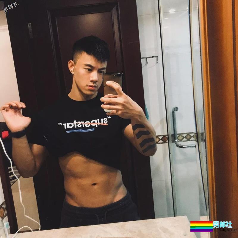网红直男系极品筋肉男,壮硕胸腹肌随便拍,私下竟这么会玩!? - 51虹马 网红直男系极品筋肉男,壮硕胸腹肌随便拍,私下竟这么会玩!? - 51虹马