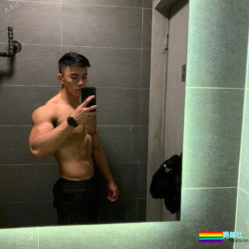网红直男系极品筋肉男,壮硕胸腹肌随便拍,私下竟这么会玩!? - 51虹马 网红直男系极品筋肉男,壮硕胸腹肌随便拍,私下竟这么会玩!? - 51虹马