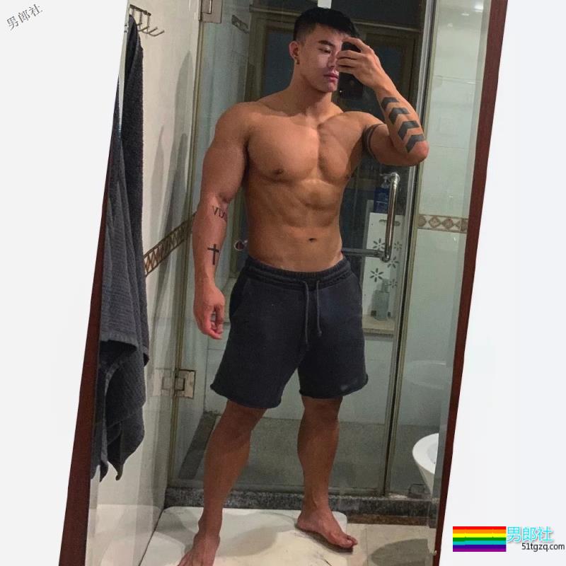 网红直男系极品筋肉男,壮硕胸腹肌随便拍,私下竟这么会玩!? - 51虹马 网红直男系极品筋肉男,壮硕胸腹肌随便拍,私下竟这么会玩!? - 51虹马