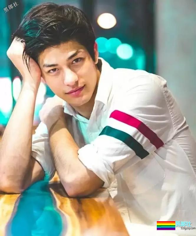 luck小奶狗天菜,屏里肌肉硬汉,屏外逗比天真浪漫!!-51虹马