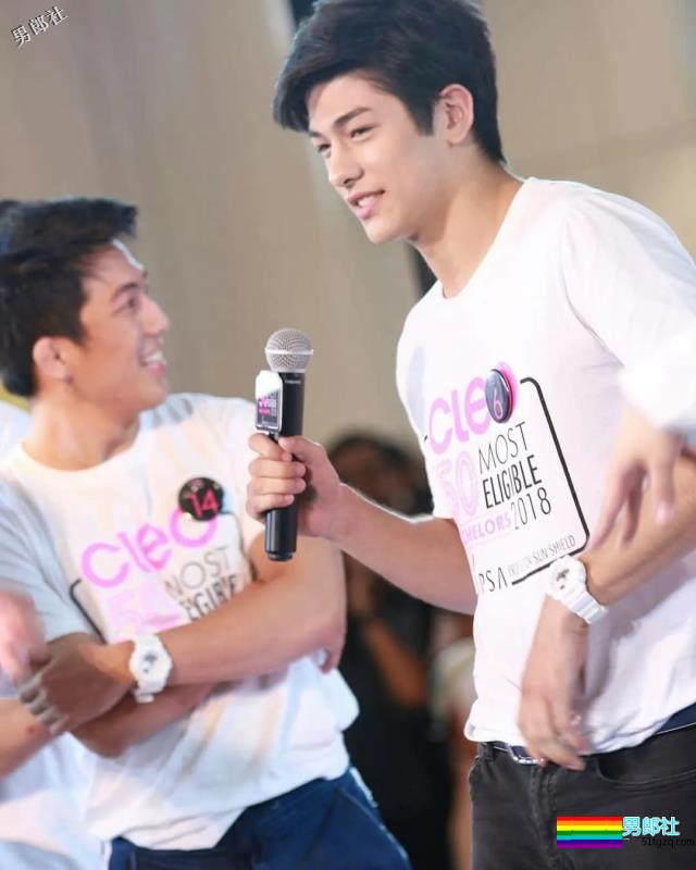 luck小奶狗天菜，屏里肌肉硬汉，屏外逗比天真浪漫！！ - 51虹马