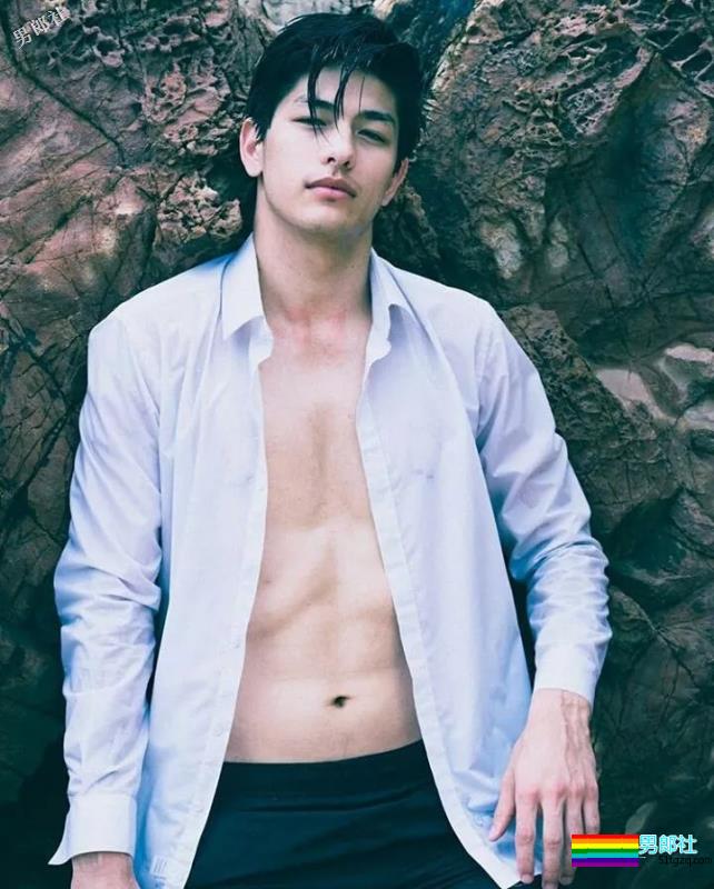 luck小奶狗天菜，屏里肌肉硬汉，屏外逗比天真浪漫！！ - 51虹马