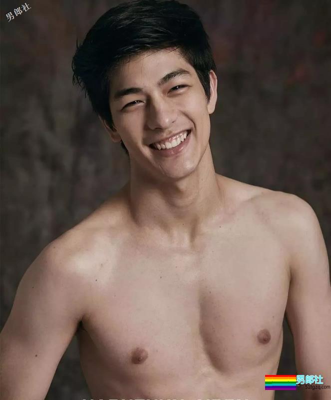 luck小奶狗天菜，屏里肌肉硬汉，屏外逗比天真浪漫！！ - 51虹马