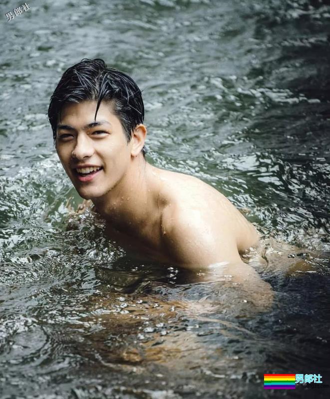 luck小奶狗天菜，屏里肌肉硬汉，屏外逗比天真浪漫！！ - 51虹马