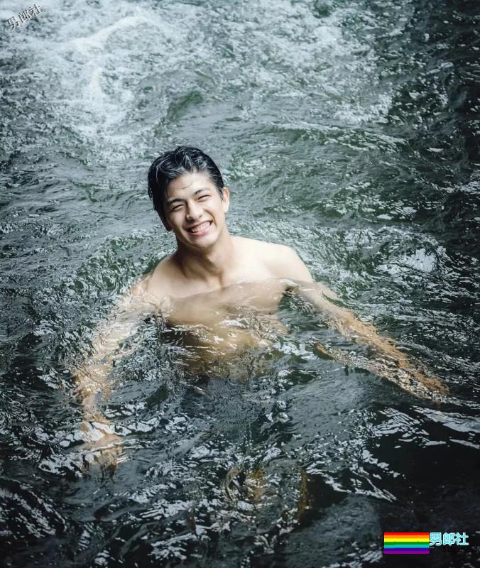 luck小奶狗天菜，屏里肌肉硬汉，屏外逗比天真浪漫！！ - 51虹马