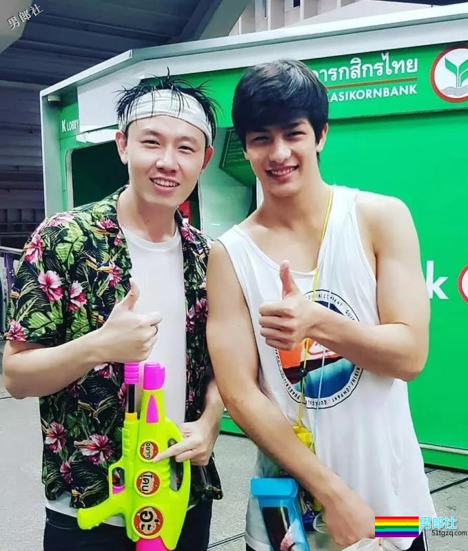 luck小奶狗天菜，屏里肌肉硬汉，屏外逗比天真浪漫！！ - 51虹马