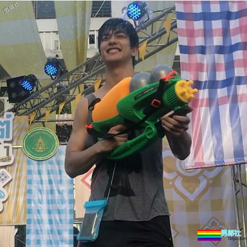 luck小奶狗天菜，屏里肌肉硬汉，屏外逗比天真浪漫！！ - 51虹马