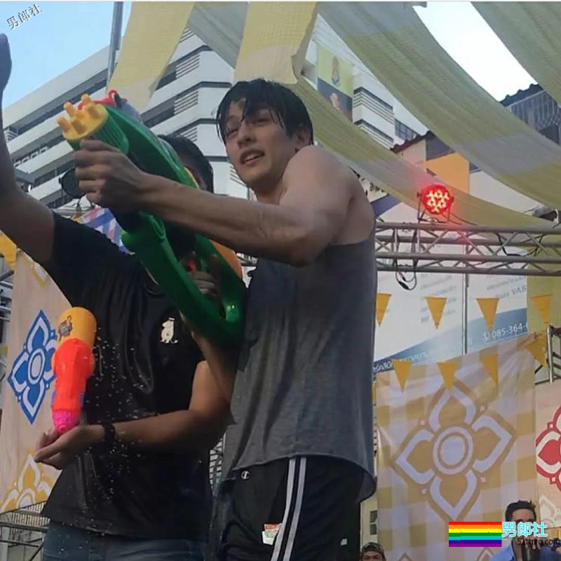 luck小奶狗天菜，屏里肌肉硬汉，屏外逗比天真浪漫！！ - 51虹马