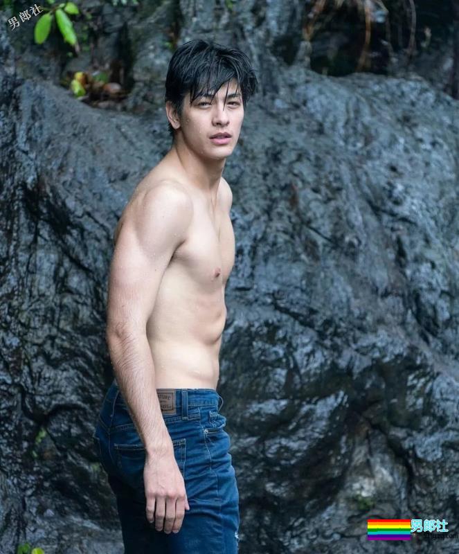 luck小奶狗天菜，屏里肌肉硬汉，屏外逗比天真浪漫！！ - 51虹马