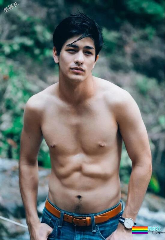 luck小奶狗天菜，屏里肌肉硬汉，屏外逗比天真浪漫！！ - 51虹马