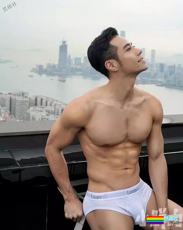 拜倒在这枚小叔的白内裤之下押大还是押小?胸肌傲人超想捏! - 51虹马 拜倒在这枚小叔的白内裤之下押大还是押小?胸肌傲人超想捏! - 51虹马