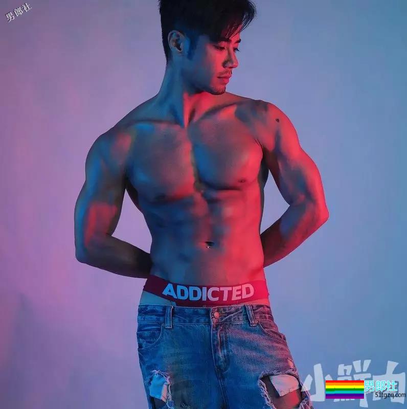 拜倒在这枚小叔的白内裤之下押大还是押小？胸肌傲人超想捏! - 51虹马