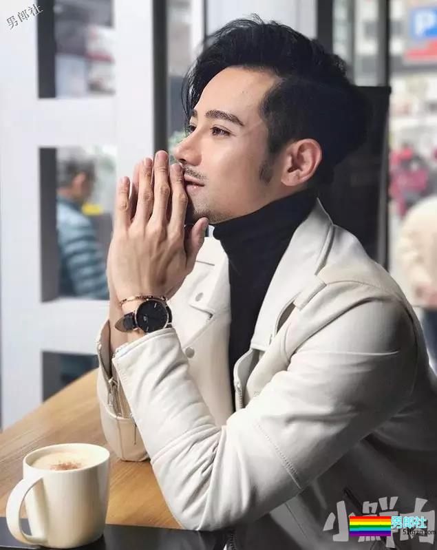 拜倒在这枚小叔的白内裤之下押大还是押小?胸肌傲人超想捏! - 51虹马 拜倒在这枚小叔的白内裤之下押大还是押小?胸肌傲人超想捏! - 51虹马