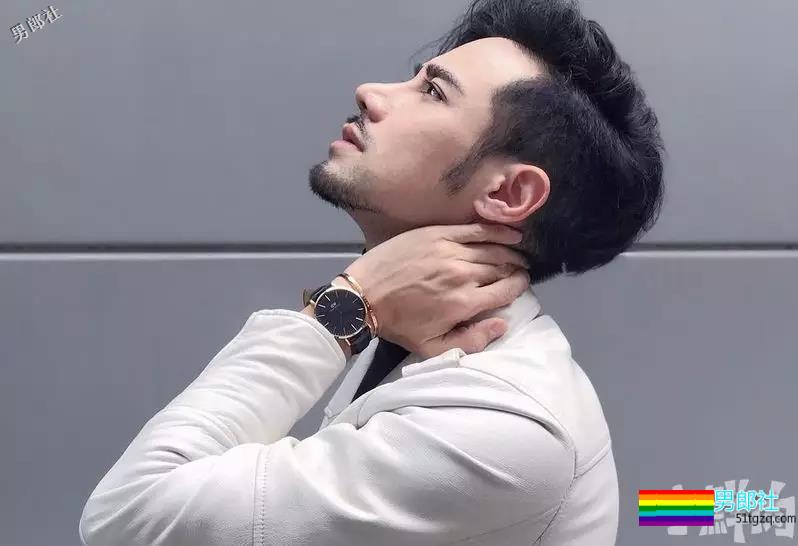 拜倒在这枚小叔的白内裤之下押大还是押小？胸肌傲人超想捏! - 51虹马