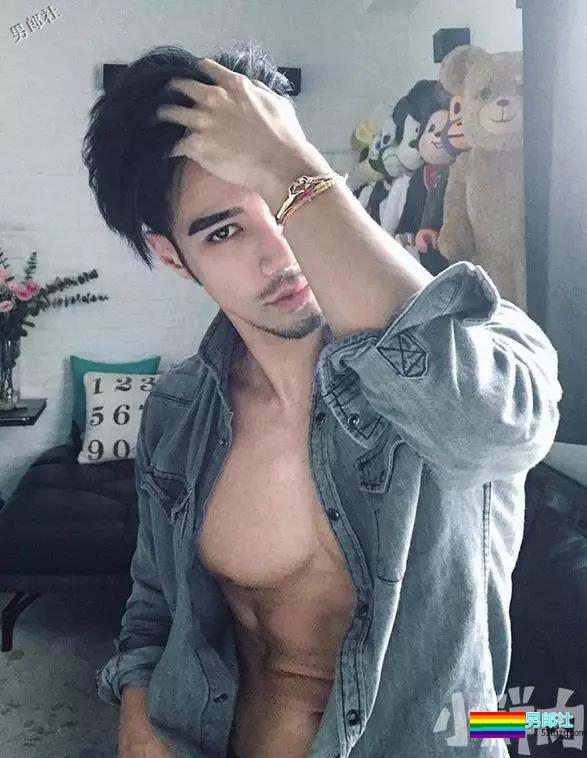 拜倒在这枚小叔的白内裤之下押大还是押小?胸肌傲人超想捏! - 51虹马 拜倒在这枚小叔的白内裤之下押大还是押小?胸肌傲人超想捏! - 51虹马