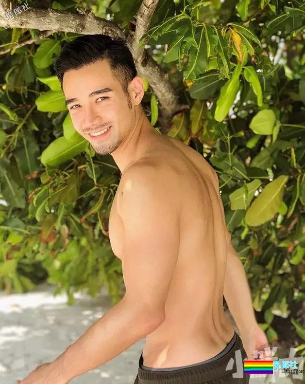 拜倒在这枚小叔的白内裤之下押大还是押小？胸肌傲人超想捏! - 51虹马