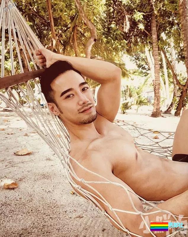 拜倒在这枚小叔的白内裤之下押大还是押小？胸肌傲人超想捏! - 51虹马