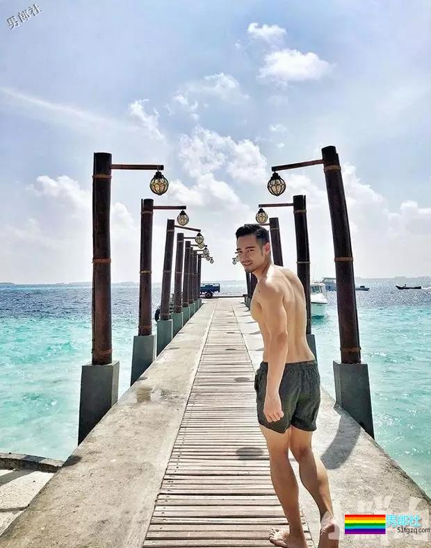 拜倒在这枚小叔的白内裤之下押大还是押小？胸肌傲人超想捏! - 51虹马