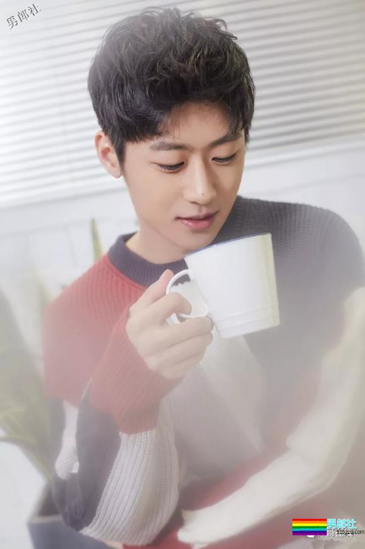 阳光小奶狗身材好到炸！八块腹肌抢镜，荷尔蒙爆棚超sexxy! - 51虹马